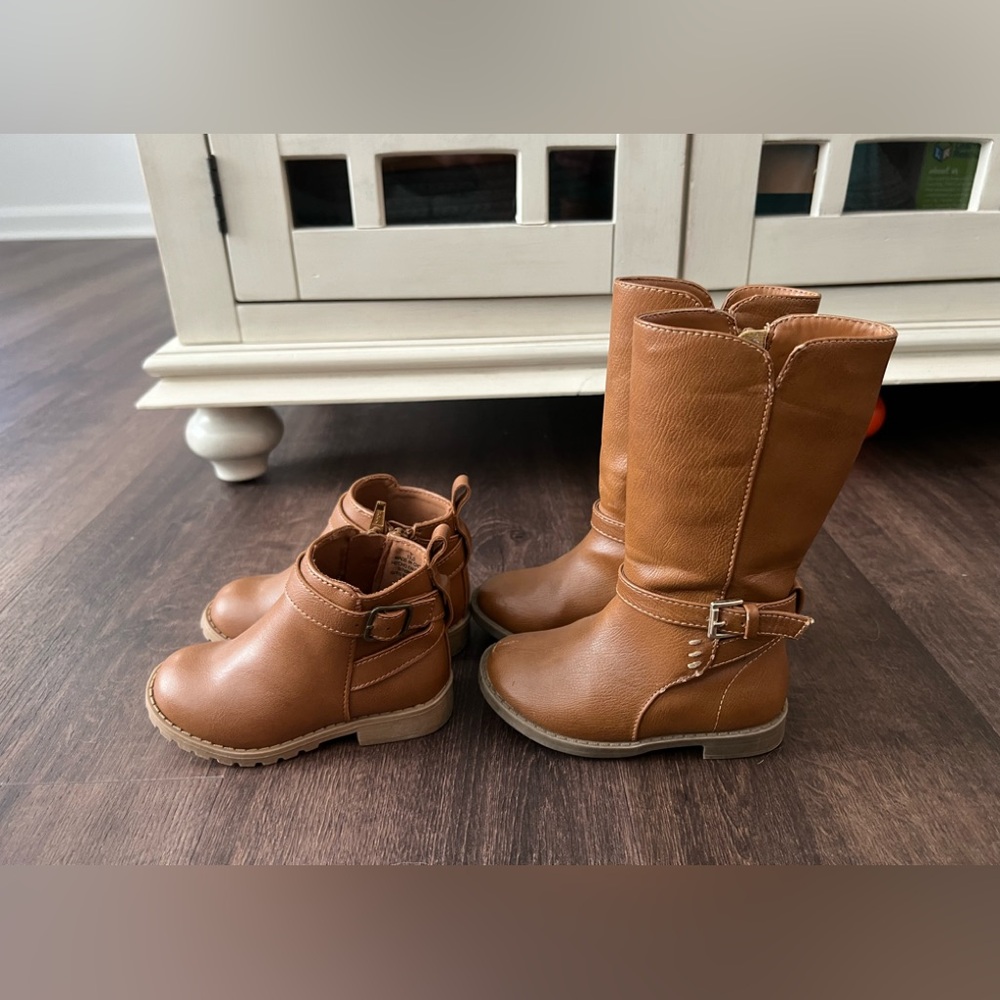 Toddler boots (size 6)